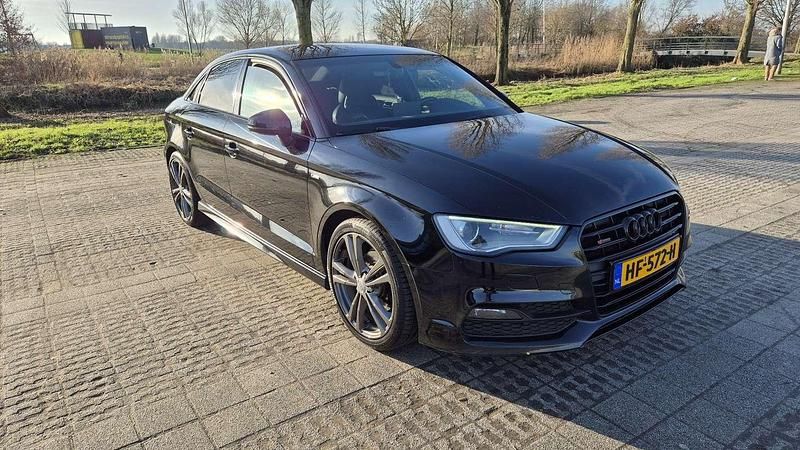 Zwart Occasion 2015 Audi A3 S-Line Sedan | € 9.000 (Goede deal) - Afbeelding 1/4