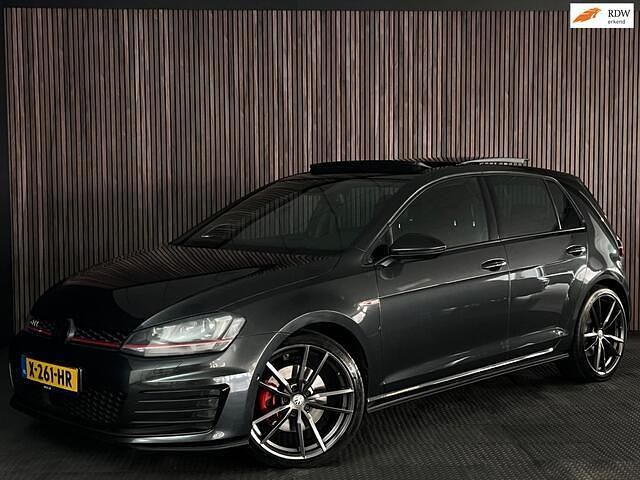 Grijs (metallic) Gebruikt 2013 VW Golf VII GTI Hatchback | € 15.950 (Eerlijke prijs) - Afbeelding 1/4