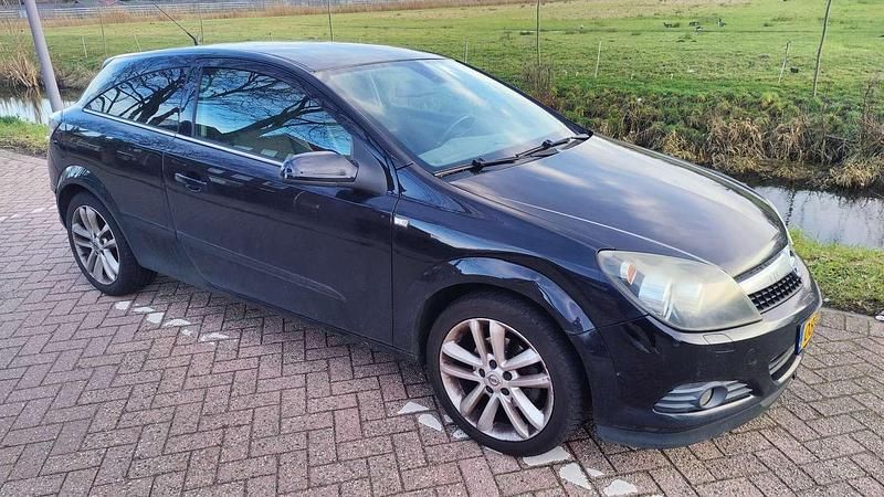 Occasion Opel Astra Cosmo 140 PK (102 kW) 2006 Zwart Coupé