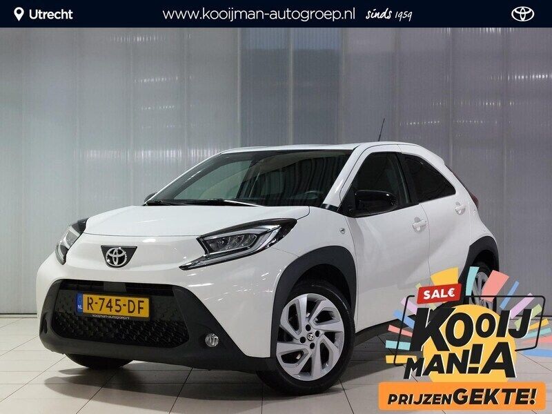 Wit Gebruikt 2022 Toyota Aygo Hatchback | € 16.100 (Eerlijke prijs) - Afbeelding 1/4