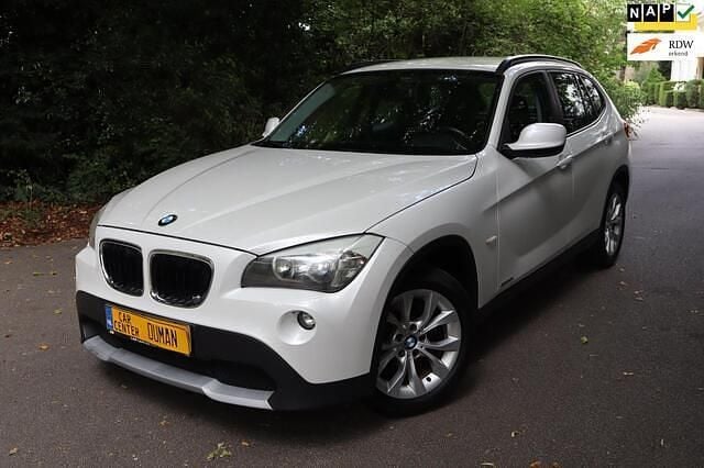 Wit Gebruikt 2011 BMW X1 Executive SUV | € 11.450 (Eerlijke prijs) - Afbeelding 1/4