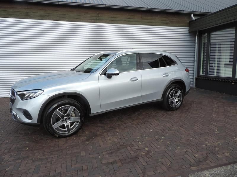 Occasion Mercedes GLC300 Luxury 341 PK (250 kW) 2023 Grijs, metallic lak SUV