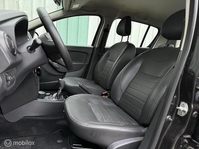Occasion Dacia Sandero Stepway 90 PK (66 kW) 2018 Zwart Hatchback