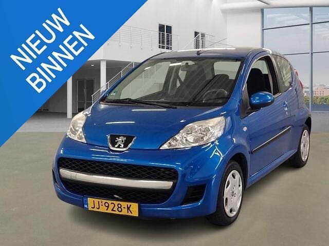 Blauw, metallic lak Gebruikt 2012 Peugeot 107 Urban Move Hatchback | € 3.499 (Eerlijke prijs) - Afbeelding 1/4