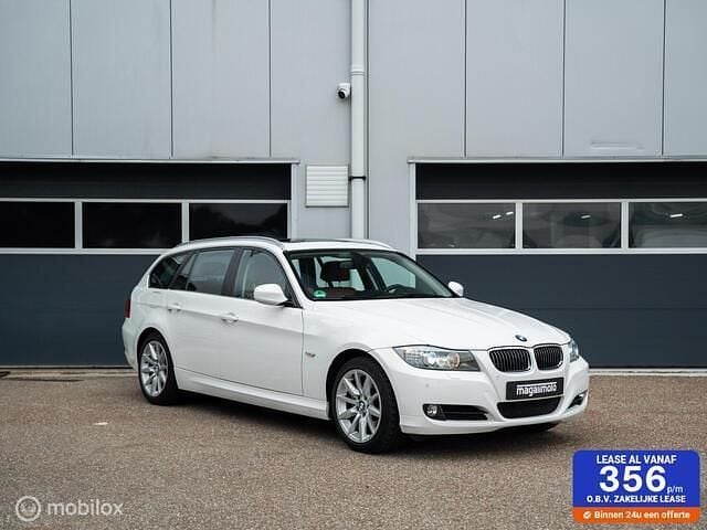 Wit Gebruikt 2011 BMW 330 Stationwagen | € 21.999 - Afbeelding 1/4