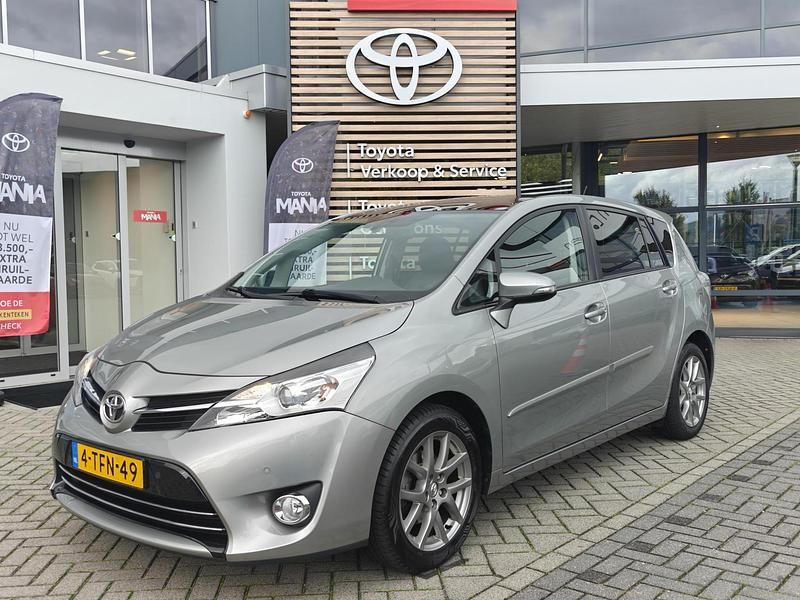 Grijs Gebruikt 2014 Toyota Verso Business Edition MPV | € 15.900 (Eerlijke prijs) - Afbeelding 1/4