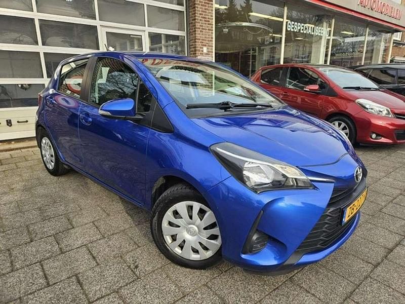 Blauw (metallic) Occasion 2017 Toyota Yaris Comfort Hatchback | € 12.950 (Goede deal) - Afbeelding 1/4