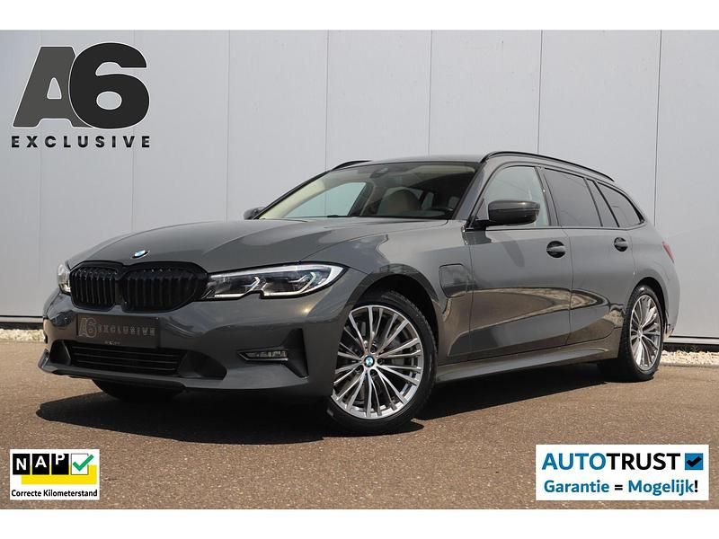 Grijs Occasion 2021 BMW 330 Stationwagen | € 25.950 (Eerlijke prijs) - Afbeelding 1/4