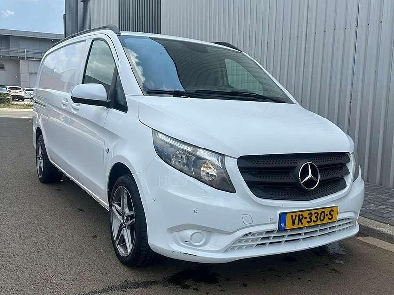 Wit Gebruikt 2015 Mercedes Vito MPV | € 18.500 (Eerlijke prijs) - Afbeelding 1/4