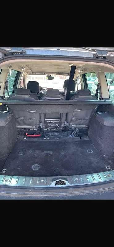 Grijs Gebruikt 2007 Peugeot 307 MPV | € 2.000 (Eerlijke prijs) - Afbeelding 1/4