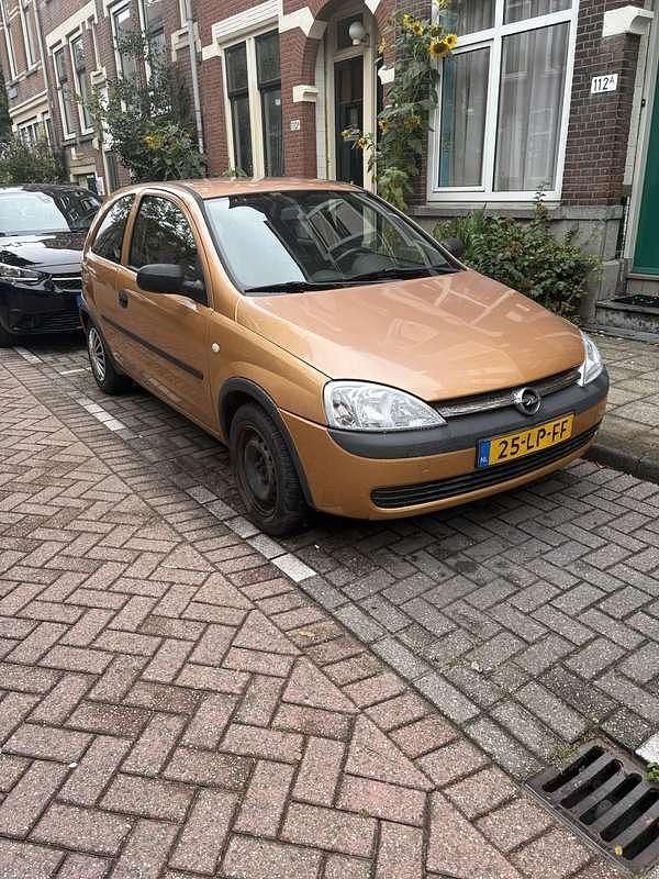 Geel Gebruikt 2003 Opel Corsa Njoy Hatchback | € 1.200 (Goede deal) - Afbeelding 1/4