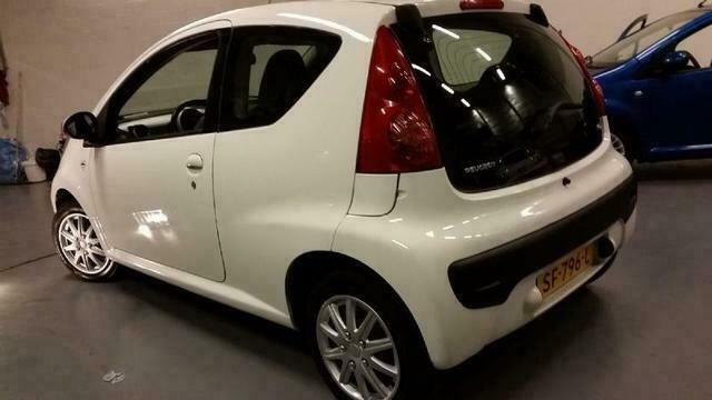 Wit Gebruikt 2009 Peugeot 107 Hatchback | € 2.799 (Goede deal) - Afbeelding 1/3