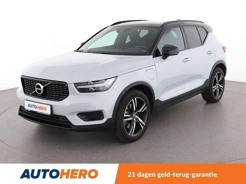 Grijs Gebruikt 2020 Volvo XC40 R-Design SUV | € 33.749 (Eerlijke prijs) - Afbeelding 1/3