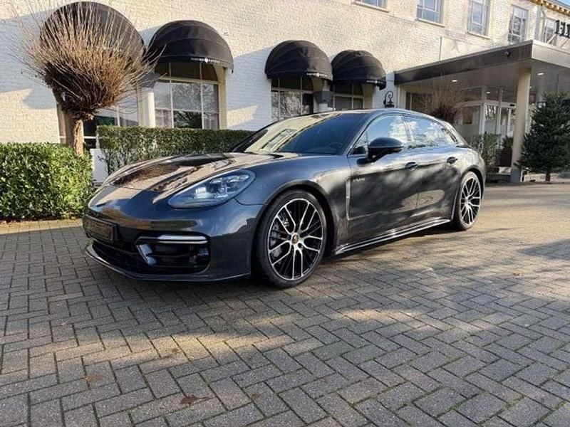 Grijs Gebruikt 2022 Porsche Panamera Platinum Edition Stationwagen | € 89.750 (Eerlijke prijs) - Afbeelding 1/4