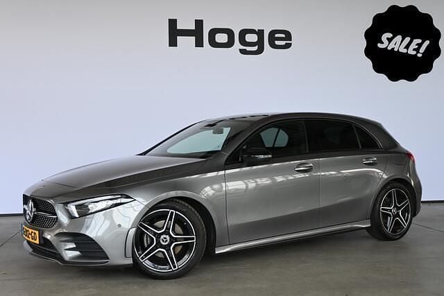 Grijs, metallic lak Gebruikt 2019 Mercedes A160 Business Hatchback | € 17.440 (Eerlijke prijs) - Afbeelding 1/4