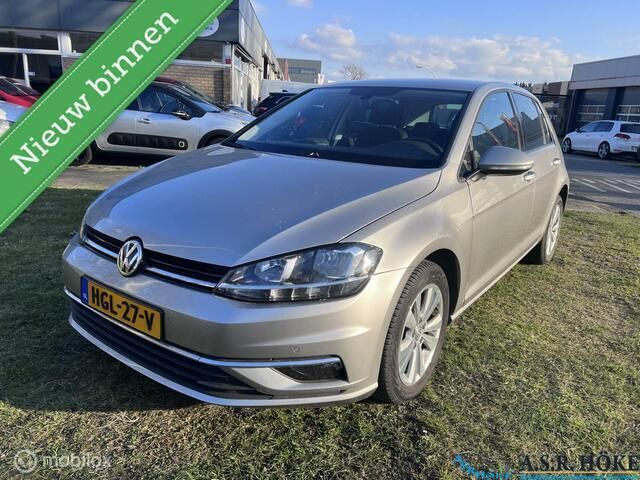 Grijs Gebruikt 2017 VW Golf VII Comfortline Hatchback | € 17.950 (Eerlijke prijs) - Afbeelding 1/4