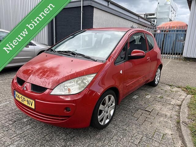 Rood Gebruikt 2006 Mitsubishi Colt Hatchback | € 995 (Goede deal) - Afbeelding 1/4