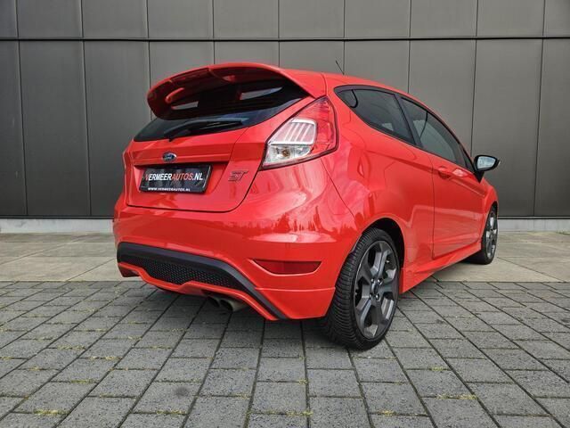 Occasion Ford Fiesta Sport 182 PK (133 kW) 2017 Rood Hatchback