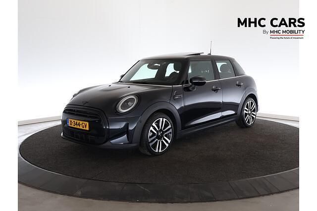 Blauw Gebruikt 2023 Mini Cooper Premium Hatchback | € 31.100 (Iets duurder) - Afbeelding 1/4