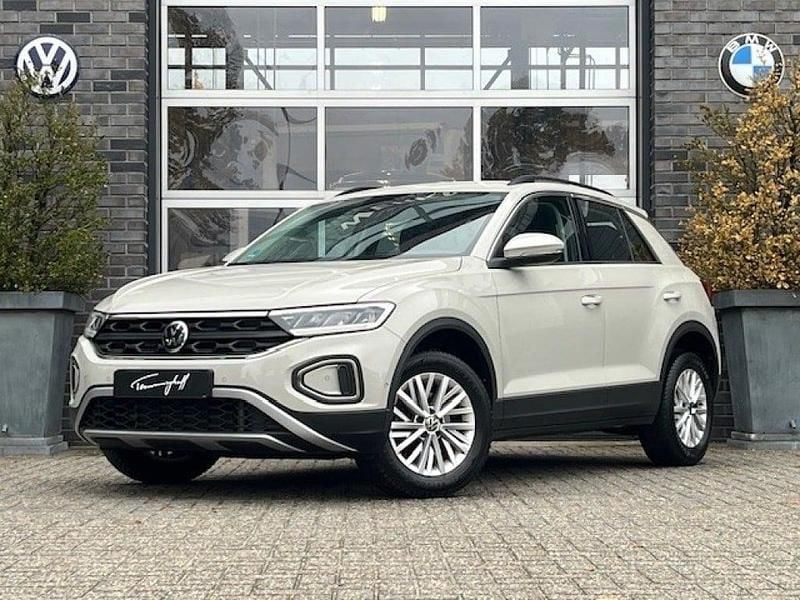 Wit Gebruikt 2024 VW T-Roc Life SUV | € 29.450 (Super prijs) - Afbeelding 1/4