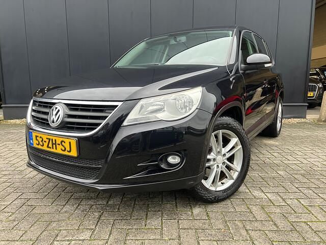 Zwart (metallic) Gebruikt 2008 VW Tiguan SUV | € 4.495 (Goede deal) - Afbeelding 1/4