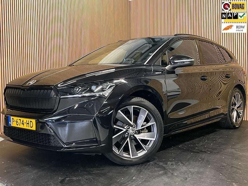 Zwart Gebruikt 2022 Skoda Enyaq iV SportLine SUV | € 25.850 (Duur) - Afbeelding 1/1