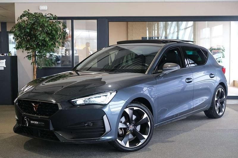 Grijs Gebruikt 2022 Cupra Leon Hatchback | € 25.950 (Eerlijke prijs) - Afbeelding 1/4