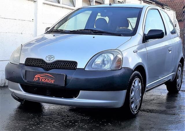 Zilver Gebruikt 2001 Toyota Yaris Hatchback | € 1.200 (Eerlijke prijs) - Afbeelding 1/4