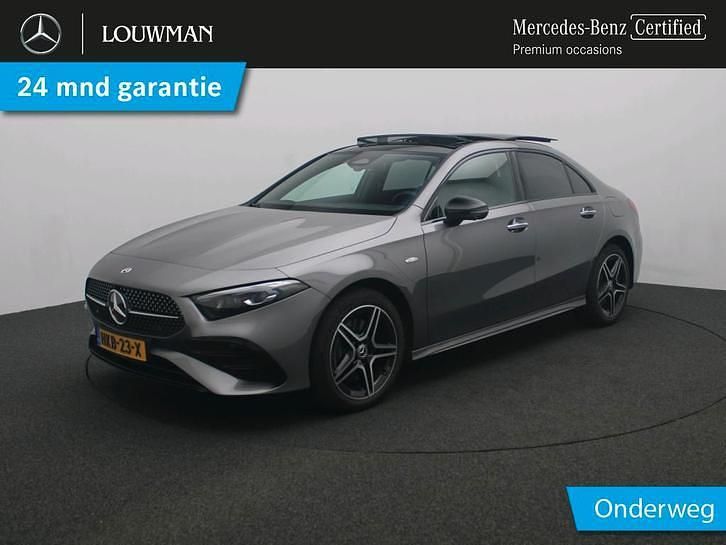 Berggrijs metaalkleur metallic Occasion 2025 Mercedes 250 Business Sedan | € 41.750 (Eerlijke prijs) - Afbeelding 1/4