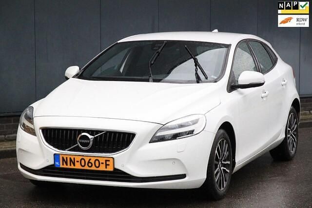 Wit Gebruikt 2017 Volvo V40 Kinetic Stationwagen | € 9.850 (Eerlijke prijs) - Afbeelding 1/4