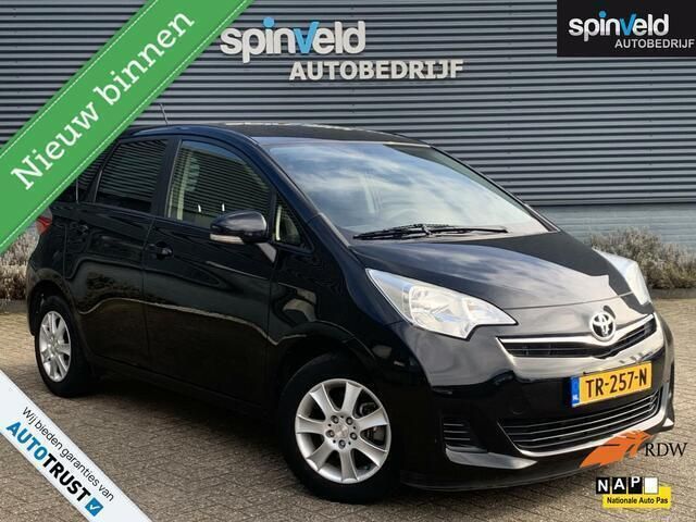 Zwart, metallic lak Gebruikt 2014 Toyota Verso-S MPV | € 9.499 (Eerlijke prijs) - Afbeelding 1/4