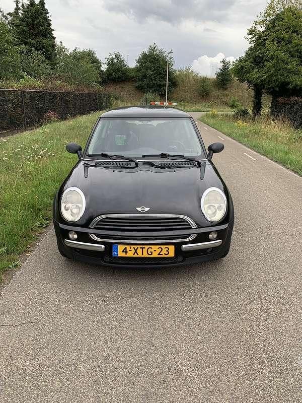 Zwart Gebruikt 2002 Mini Cooper Hatchback | € 1.999 (Goede deal) - Afbeelding 1/4