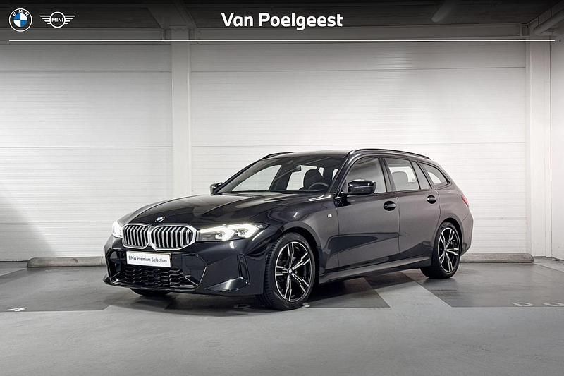 Zwart (metallic) Gebruikt 2024 BMW 318 Stationwagen | € 43.900 (Iets duurder) - Afbeelding 1/4