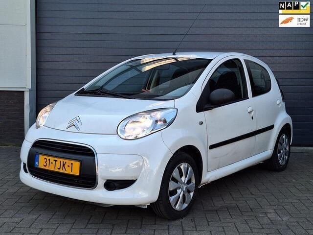 Wit Gebruikt 2012 Citroën C1 SELECTION Hatchback | € 4.750 (Iets duurder) - Afbeelding 1/4