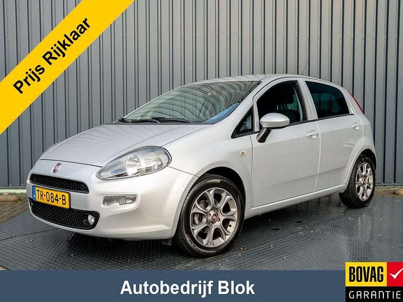 Grijs Occasion 2018 Fiat Punto Hatchback | € 7.745 (Duur) - Afbeelding 1/4