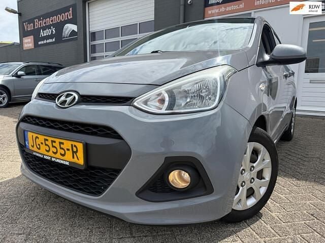 Grijs Gebruikt 2015 Hyundai i10 Hatchback | € 4.699 (Goede deal) - Afbeelding 1/4