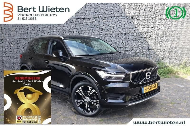 Zwart Gebruikt 2019 Volvo XC40 R-Design SUV | € 25.290 (Eerlijke prijs) - Afbeelding 1/3