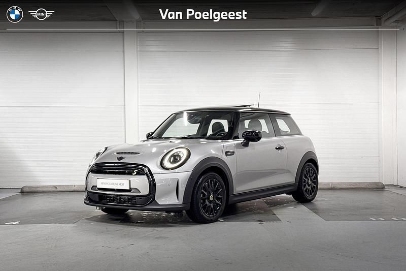 Melting silver iii Gebruikt 2023 Mini Cooper Classic Hatchback | € 25.900 (Eerlijke prijs) - Afbeelding 1/4