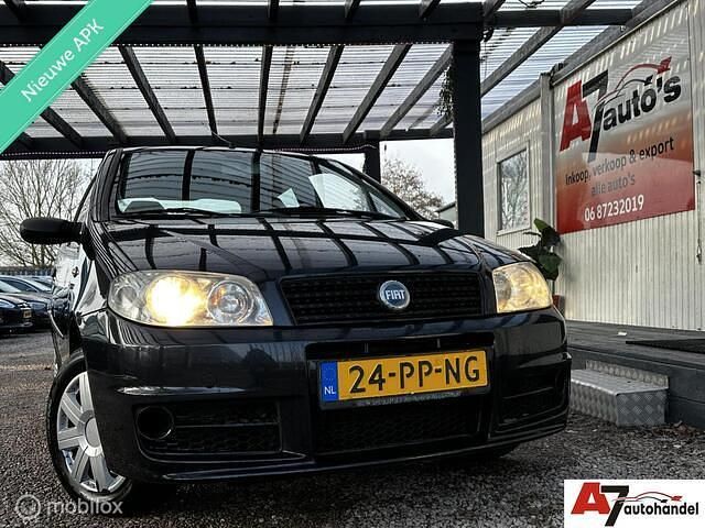 Zwart Occasion 2004 Fiat Punto Hatchback | € 1.100 (Eerlijke prijs) - Afbeelding 1/4