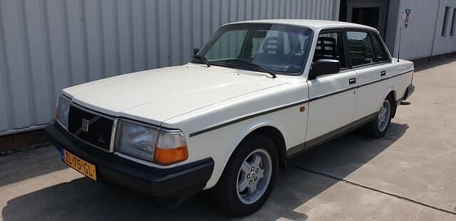 Wit Gebruikt 1991 Volvo 240 Sedan | € 6.950 - Afbeelding 1/4