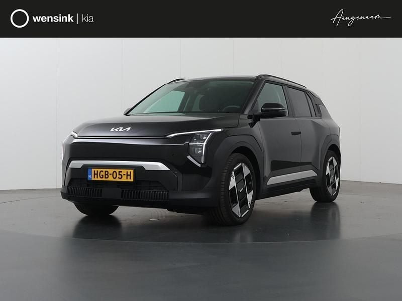 Zwart Occasion 2025 Kia EV3 Advance SUV | € 35.835 (Goede deal) - Afbeelding 1/4