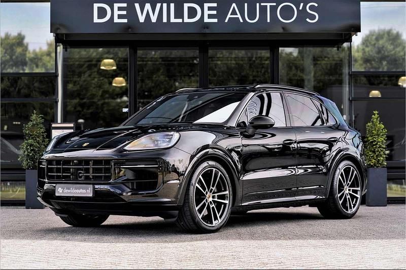 Zwart, metallic lak Gebruikt 2024 Porsche Cayenne SUV | € 109.900 (Super prijs) - Afbeelding 1/4