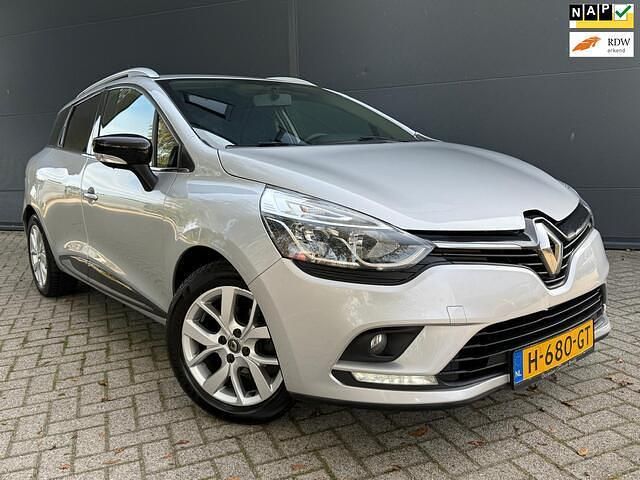 Grijs Gebruikt 2020 Renault Clio GrandTour LIMITED Stationwagen | € 7.245 (Goede deal) - Afbeelding 1/4