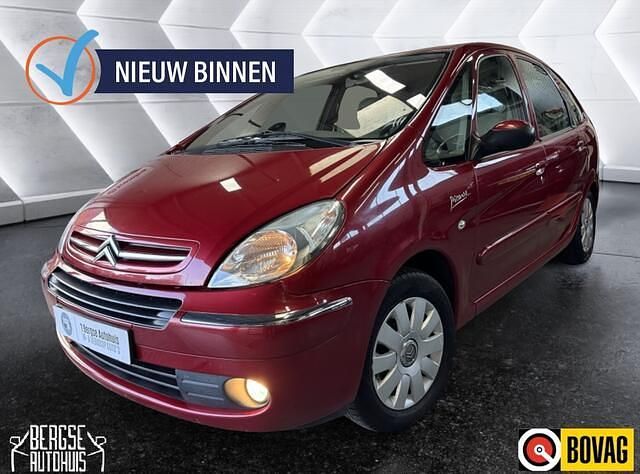 Rood Gebruikt 2006 Citroën Xsara Picasso MPV | € 2.490 (Iets duurder) - Afbeelding 1/4