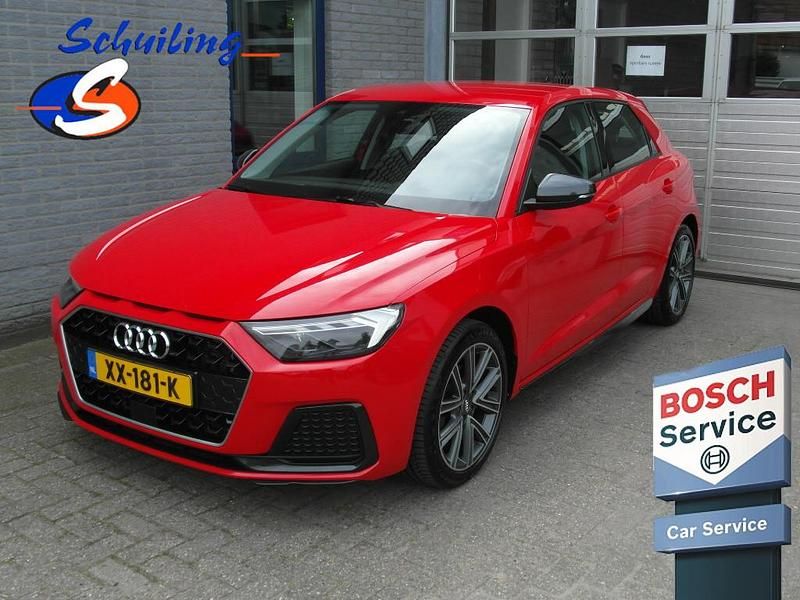 Rood Occasion 2019 Audi A1 Sportback Design Hatchback | € 22.450 (Duur) - Afbeelding 1/4