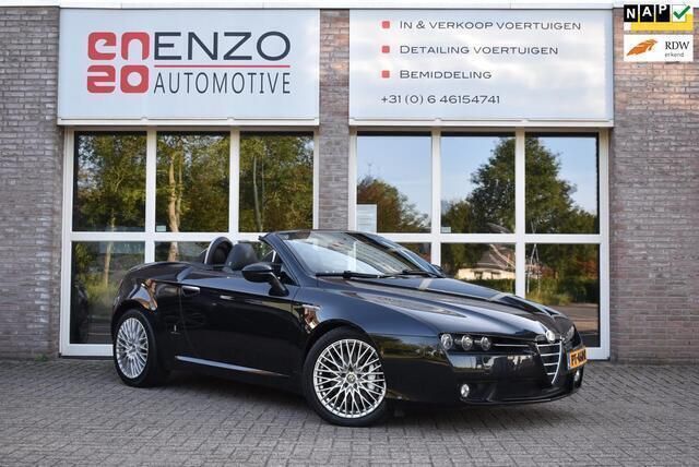 Zwart, metallic lak Gebruikt 2007 Alfa Romeo Spider Exclusive Cabriolet | € 17.888 (Eerlijke prijs) - Afbeelding 1/4