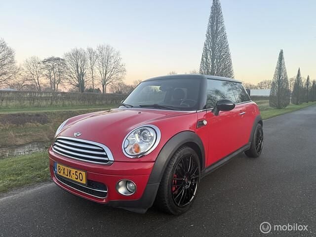 Rood Gebruikt 2010 Mini Cooper Chili Hatchback | € 4.500 (Super prijs) - Afbeelding 1/4