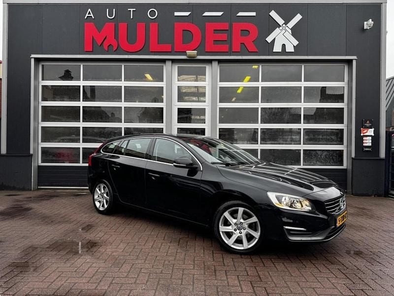 Occasion Volvo V60 Momentum 150 PK (110 kW) 2014 Zwart Stationwagen