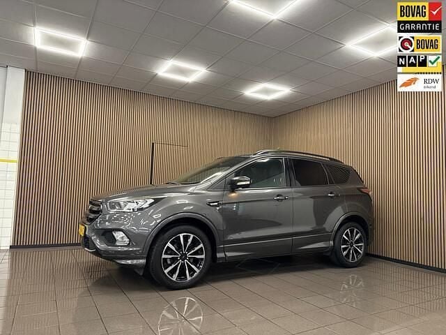 Grijs Gebruikt 2017 Ford Kuga ST-Line SUV | € 16.450 (Eerlijke prijs) - Afbeelding 1/4