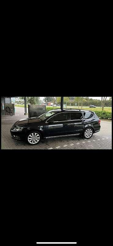 Zwart Occasion 2011 VW Passat Stationwagen | € 7.500 (Eerlijke prijs) - Afbeelding 1/4